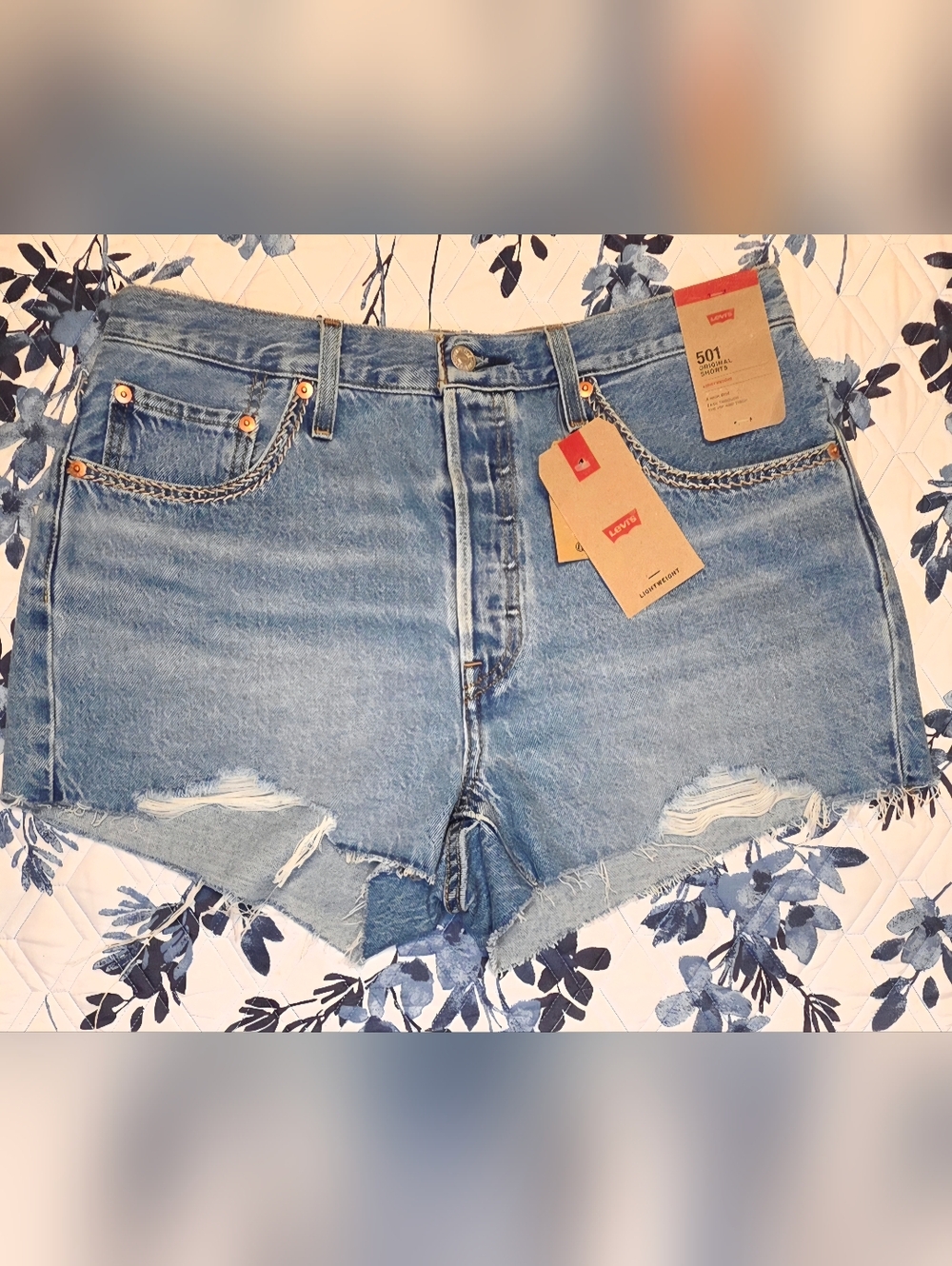 Levi’s 501 Original High Rise Shorts Size 31 Distressed Raw Hem NWT